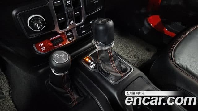 Jeep Wrangler 2021 — ფოტო 5/29