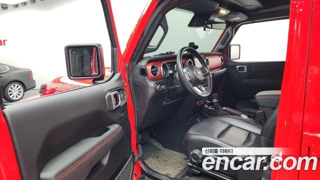 Jeep Wrangler 2021 — ფოტო 29/29