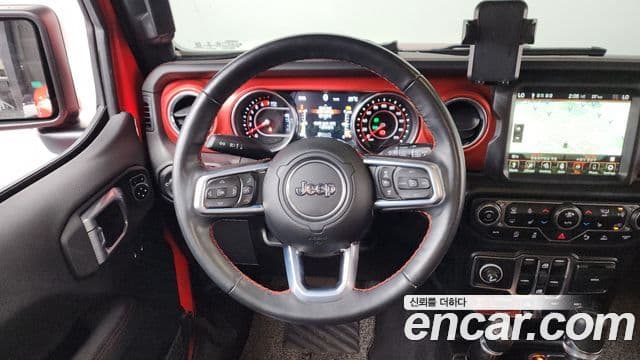 Jeep Wrangler 2021 — ფოტო 26/29