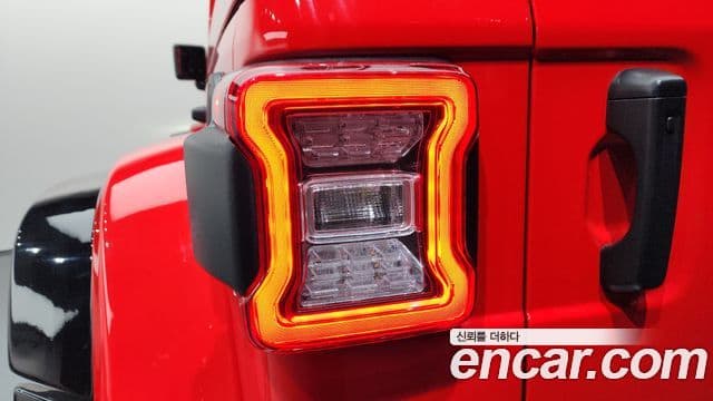 Jeep Wrangler 2021 — ფოტო 9/29