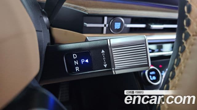 Hyundai Santa Fe 2023 — ფოტო 9/20