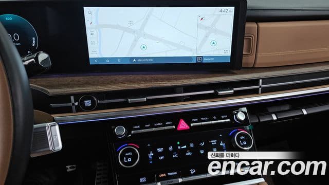 Hyundai Santa Fe 2023 — фото 14 из 20