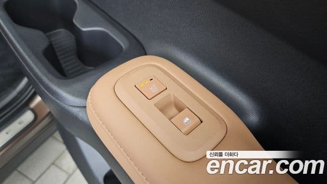 Hyundai Santa Fe 2023 — ფოტო 19/20