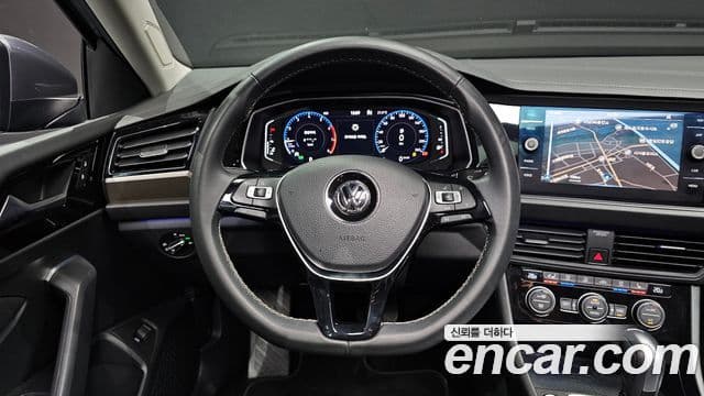 Volkswagen Jetta 2021 — ფოტო 13/20