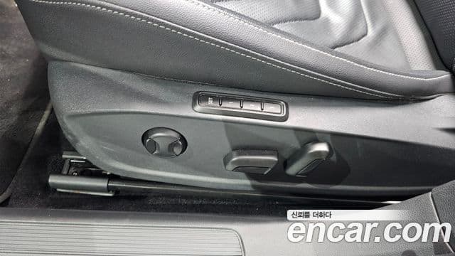 Volkswagen Jetta 2021 — ფოტო 18/20