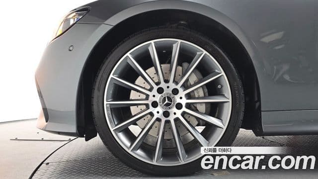 Mercedes-Benz E-Class 2021 — фото 5 из 20