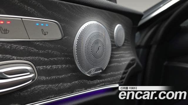 Mercedes-Benz E-Class 2021 — Şəkil 18/20