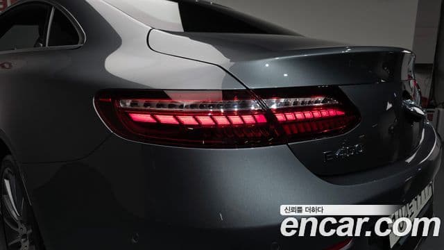 Mercedes-Benz E-Class 2021 — ფოტო 19/36