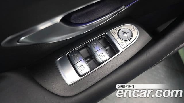 Mercedes-Benz E-Class 2021 — ფოტო 7/36