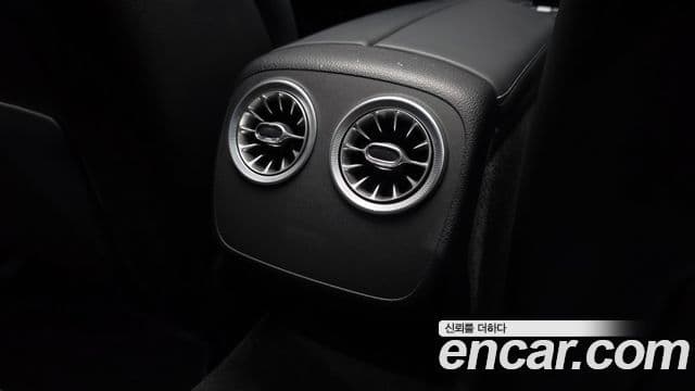 Mercedes-Benz E-Class 2021 — ფოტო 27/36