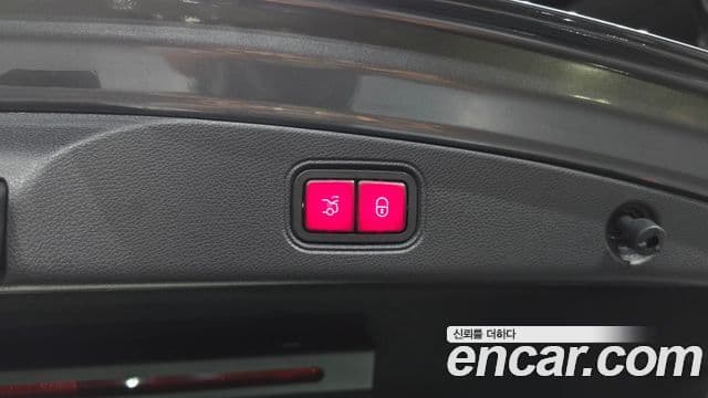 Mercedes-Benz E-Class 2021 — ფოტო 16/36