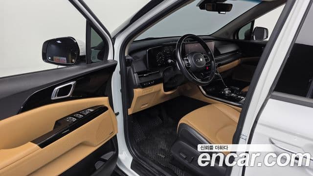 Kia Carnival 2020 — фото 10 из 20