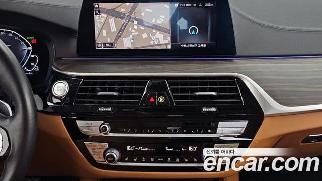 BMW 5 Series 2020 — фото 14 из 20