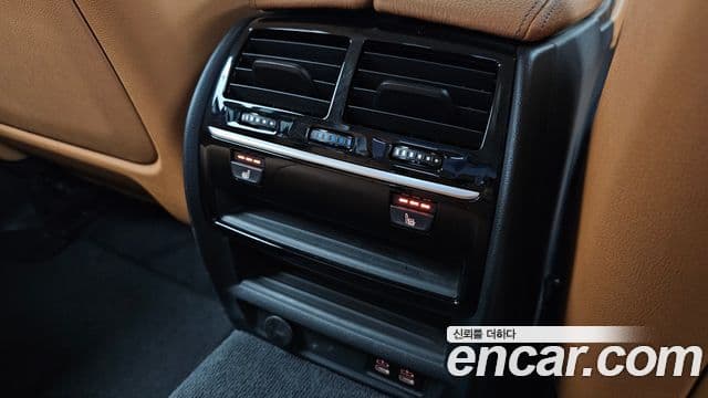 BMW 5 Series 2020 — Фото 19/20