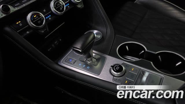 Genesis G70 2018 — ფოტო 9/20