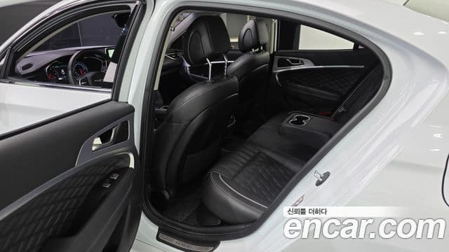 Genesis G70 2018 — ფოტო 11/20
