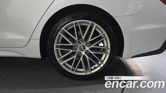 Genesis G70 2018 — Photo 33/34