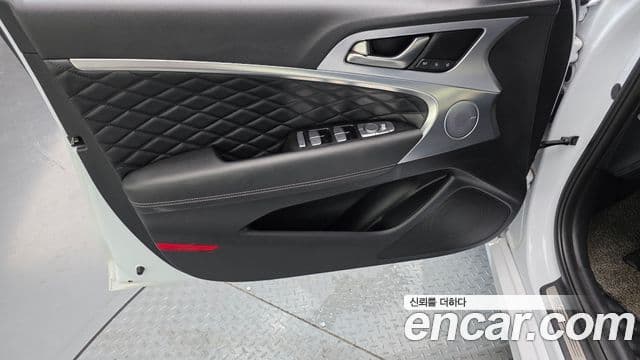 Genesis G70 2018 — Photo 11/34