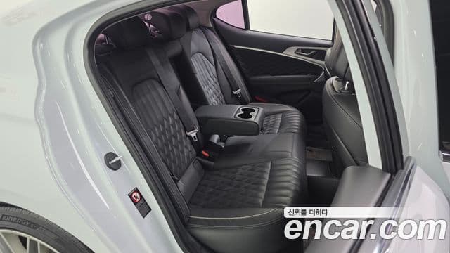 Genesis G70 2018 — Photo 30/34