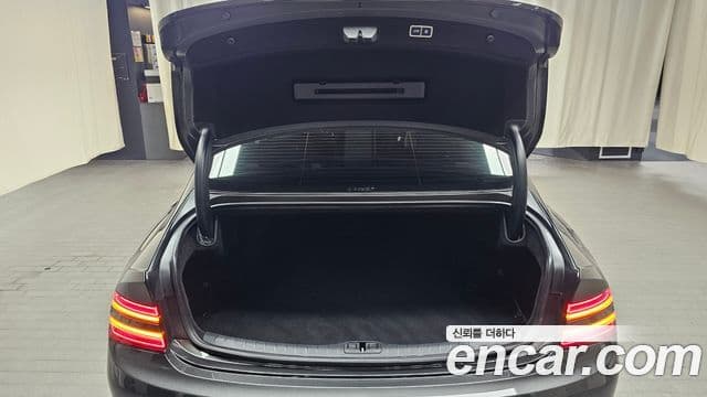 Genesis Electrified G80 2022 — Şəkil 15/20