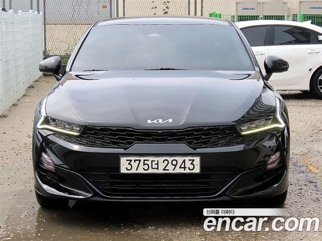 Kia K5 2022 — Şəkil 10/20