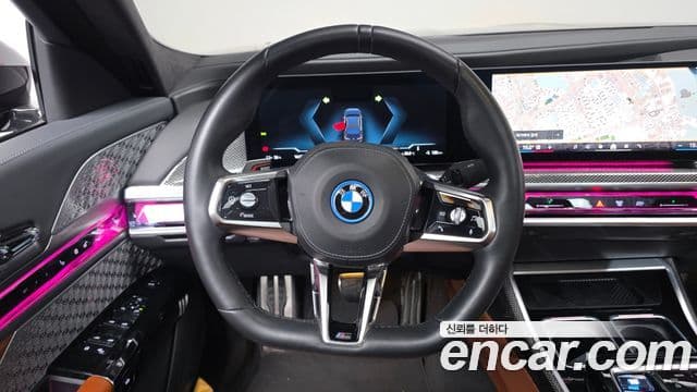 BMW i7 2024 — ფოტო 8/32