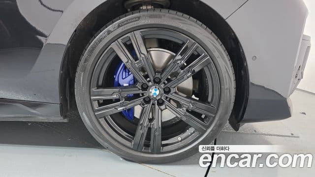 BMW i7 2024 — ფოტო 27/32