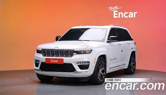 Jeep Grand Cherokee 2023 — Фото 1/20