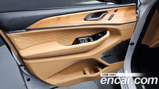 Jeep Grand Cherokee 2023 — Photo 27/36
