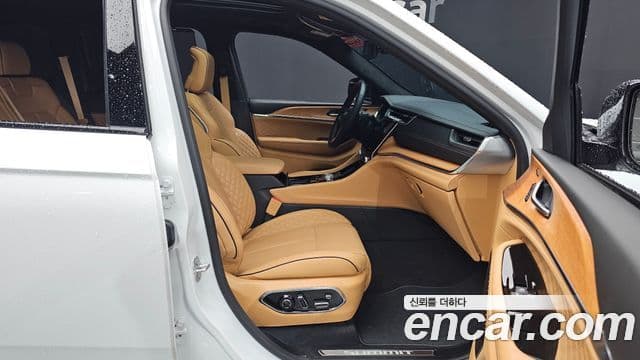 Jeep Grand Cherokee 2023 — Photo 20/36
