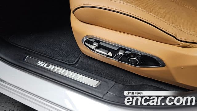Jeep Grand Cherokee 2023 — Photo 36/36