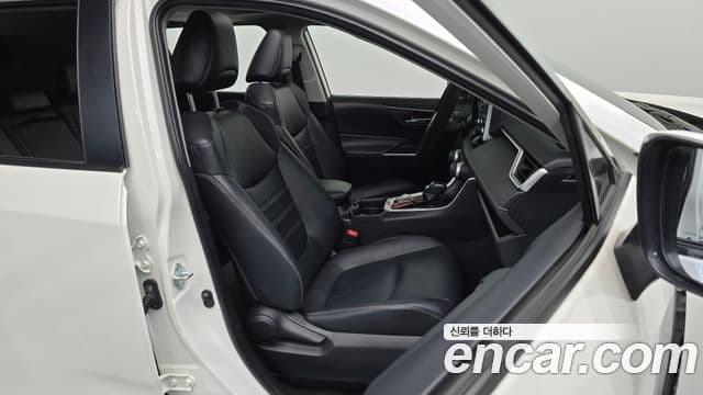 Toyota RAV4 2019 — Şəkil 11/20