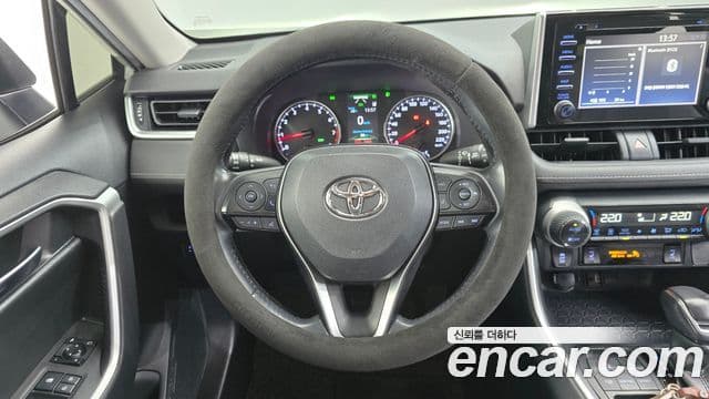 Toyota RAV4 2019 — Şəkil 12/20