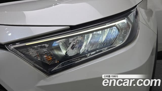 Toyota RAV4 2019 — Photo 15/30