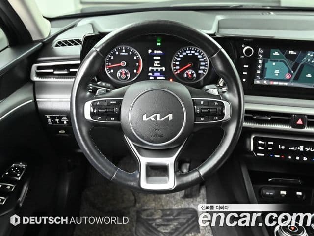 Kia K5 2021 — ფოტო 13/20