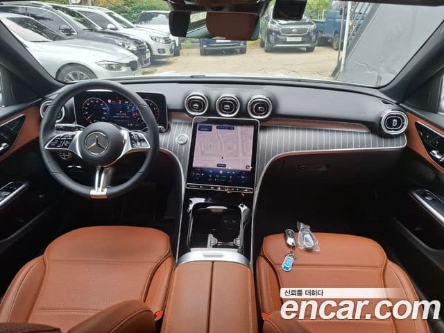 Mercedes-Benz C-Class 2025 — Şəkil 9/18