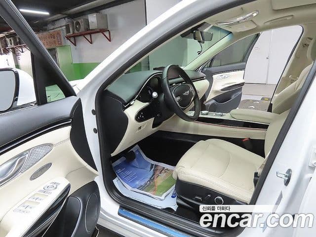 Genesis GV70 2022 — Photo 17/20