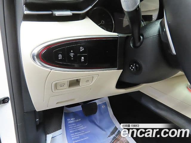 Genesis GV70 2022 — Photo 16/20