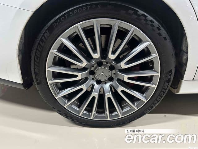 Mercedes-Benz E-Class 2025 — фото 12 из 17