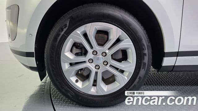 Land Rover Range Rover Evoque 2021 — Фото 5/20