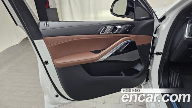 BMW X6 2025 — Photo 28/34