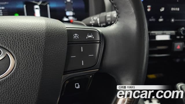 Toyota Alphard 2024 — Photo 7/40