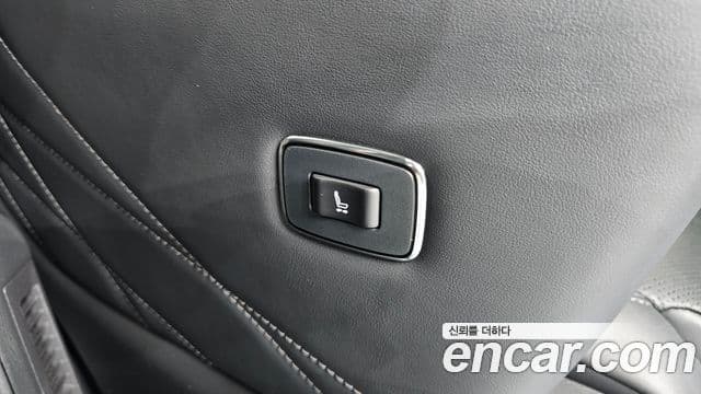 Toyota Alphard 2024 — Photo 19/40