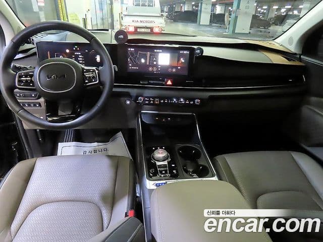 Kia Carnival 2024 — Şəkil 7/20