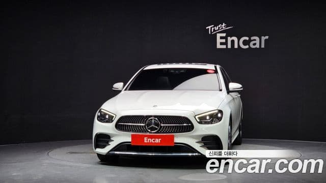 Mercedes-Benz E-Class 2023 — Фото 2/20
