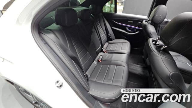 Mercedes-Benz E-Class 2023 — Фото 12/20