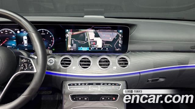 Mercedes-Benz E-Class 2023 — Фото 13/20