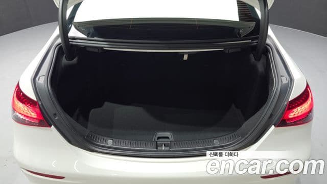Mercedes-Benz E-Class 2023 — Фото 17/20