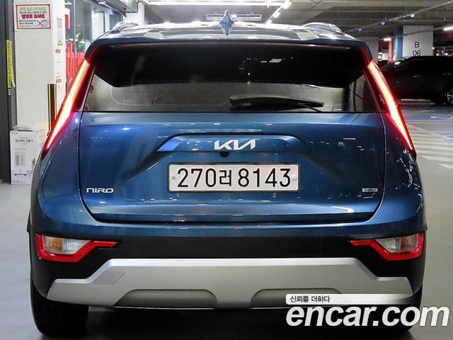 Kia Niro 2022 — ფოტო 4/20