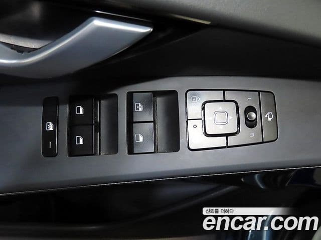 Kia Niro 2022 — ფოტო 13/20